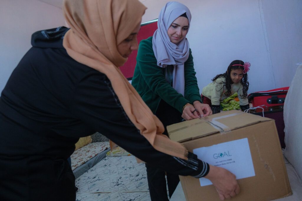 Aisha receives new born kit from GOAL.